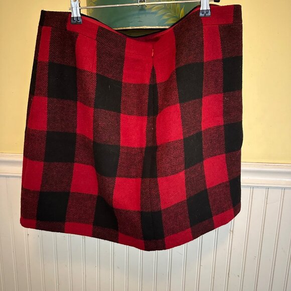 J.Crew Red & Black Buffalo Plaid Wool Blend Mini Skirt With Ruffle Detail - Picture 2 of 5